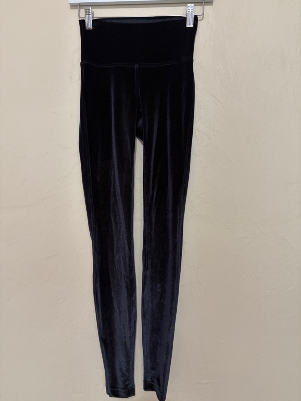 Lululemon Black Velvet Leggings. 29”. Great Condition!